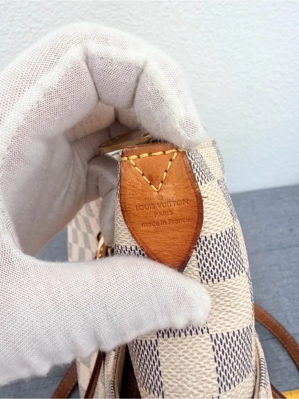 Authentic Louis Vuitton with Receipt Totally MM Damier Azur Tote Bag - Picture 3 of 12